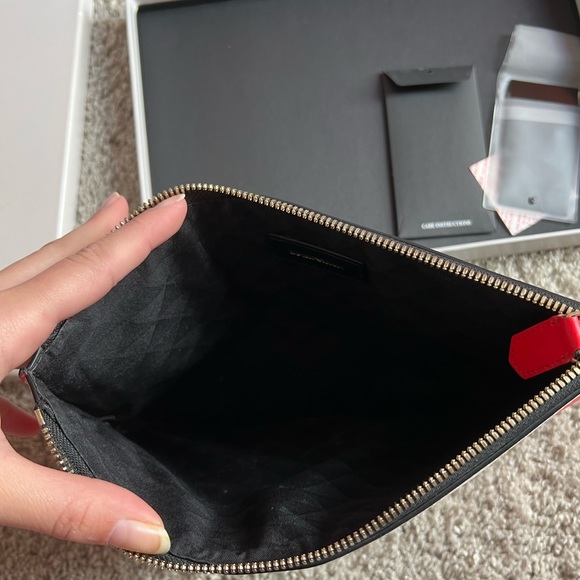 🔥 Emporio Armani Clutch - In Excellent Condition 🔥 - Picture 5 of 9